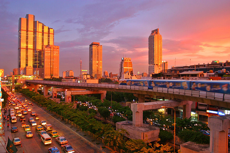 [800px-Bangkok_skytrain_sunset.jpg]