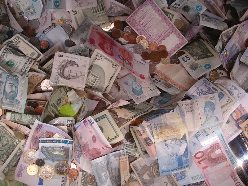 [800px-Banknotes.jpg]