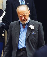[200px-Prins_Bernhard_1999_Sander_Lamme.jpg]