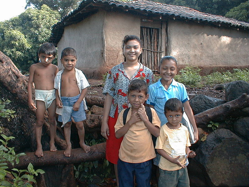[800px-HN999sRamon~6Kids%2BCasa.jpg]