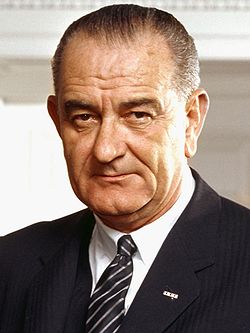 [250px-37_Lyndon_Johnson_3x4.jpg]