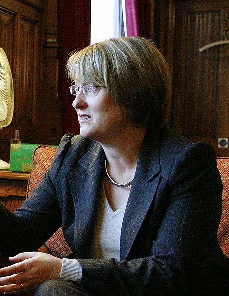 [464px-Smith%2C_Jacqui_%28crop%29.jpg]