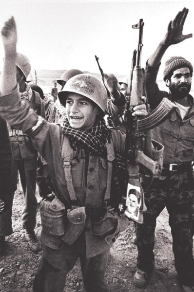 [0+-Iranian_soldier.jpg]