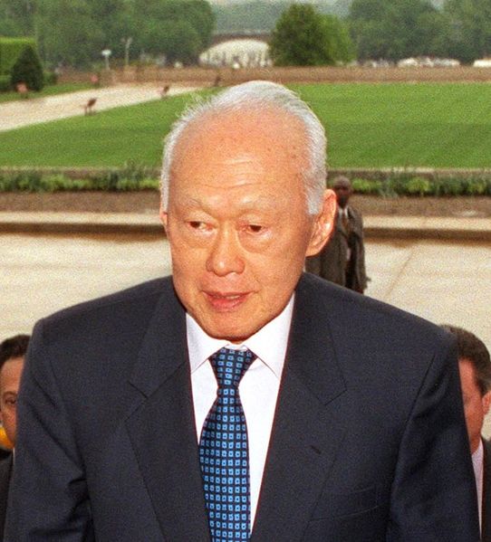 [542px-Lee_Kuan_Yew.jpg]