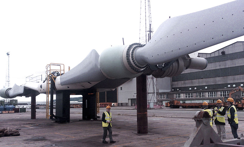 [800px-SeaGen_marine_current_turbine_HandW.jpg]