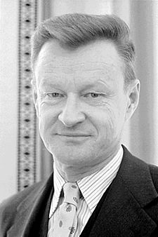[225px-Brzezinski_1977.jpg]