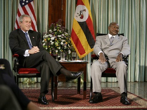 [bush_yoweri_museveni.jpg]