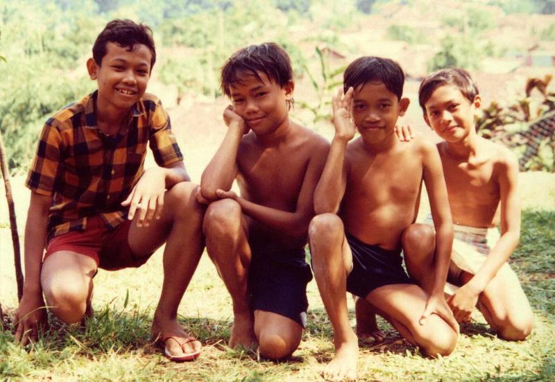 [dekat+Kebun+Raya.jpg]