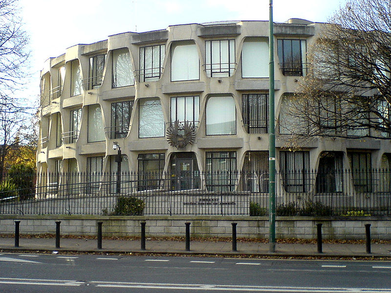 [800px-American_Embassy.jpg]
