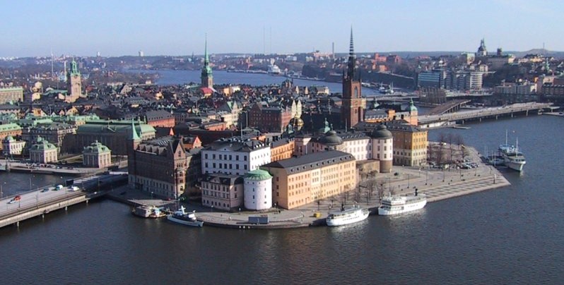 [Stockholm_old_town_2002.jpg]