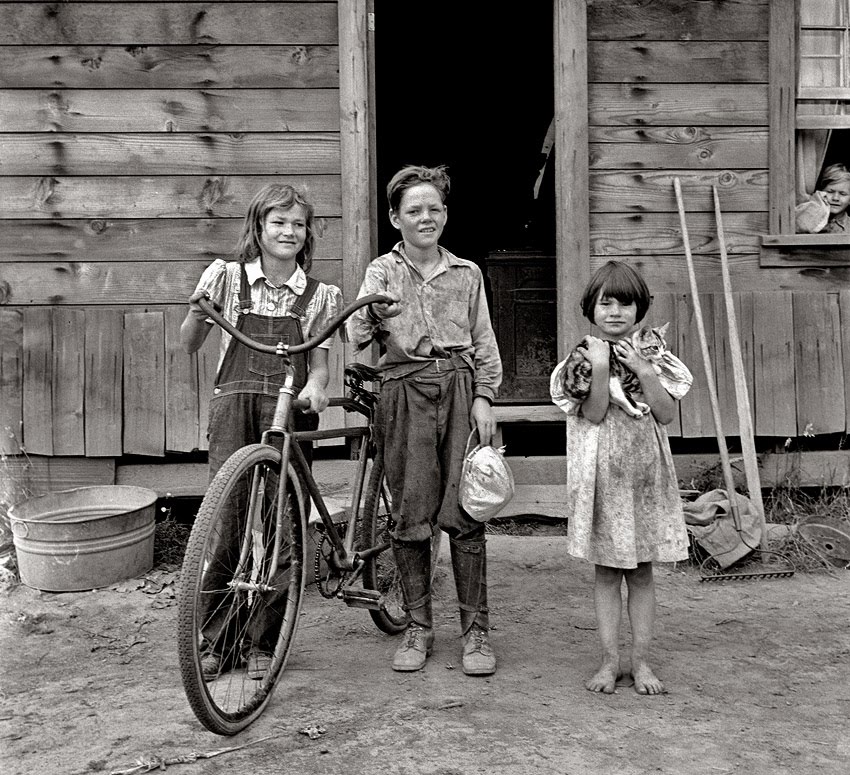 [Dorothea+Lange.jpg]