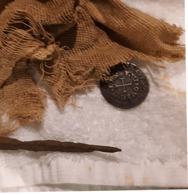 Burlap, templar coin, nail