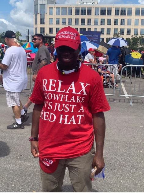 red maga hat.JPG