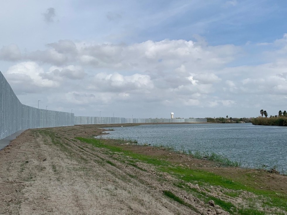 rio Grande wall
