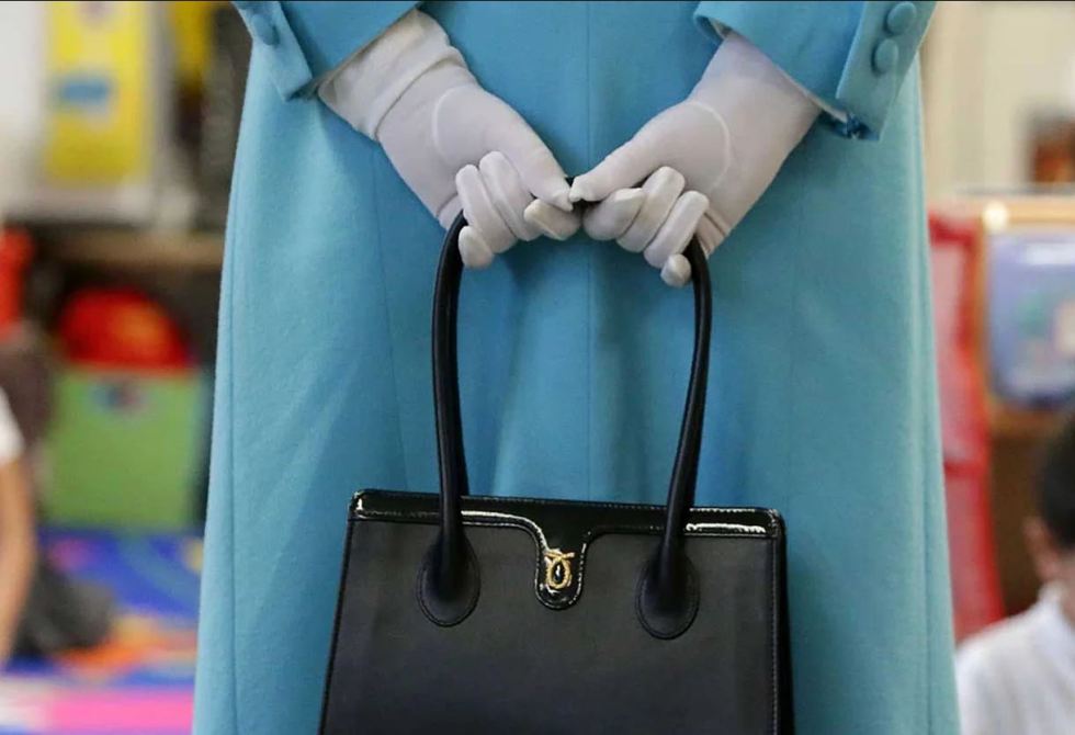 queen purse