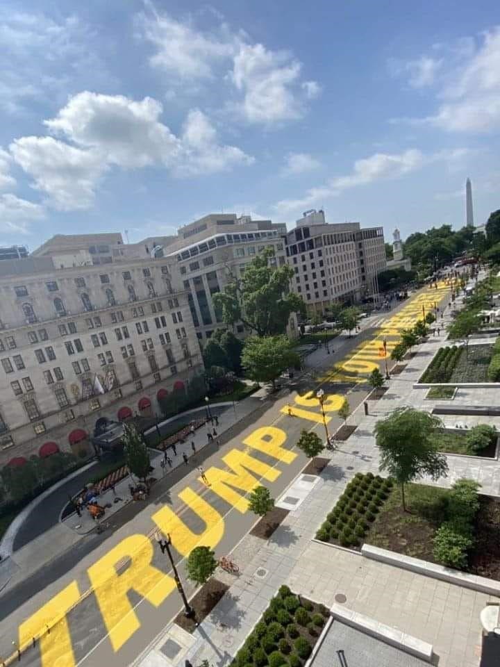 trump our presidetn street sign