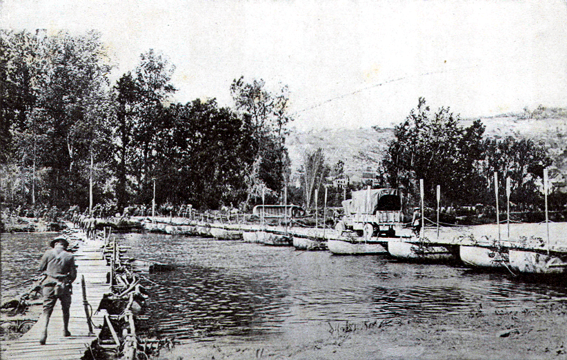 Pontoon bridge