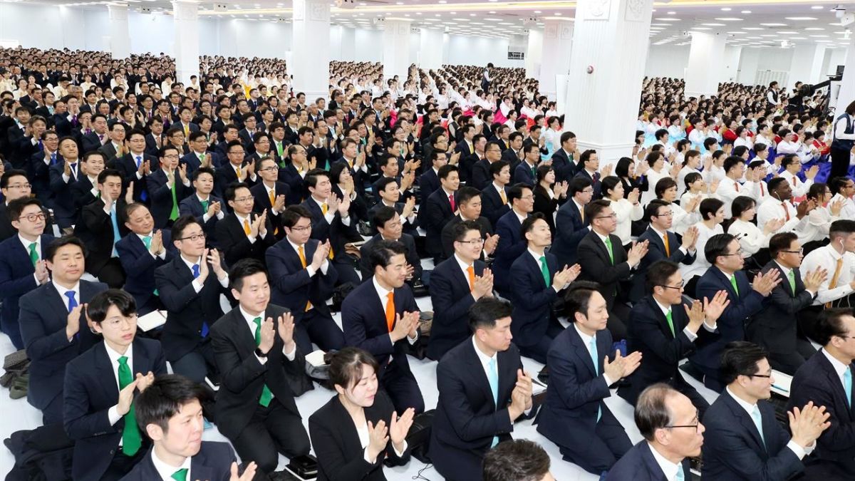 Shincheonji director denies responsibility for South Korea ...