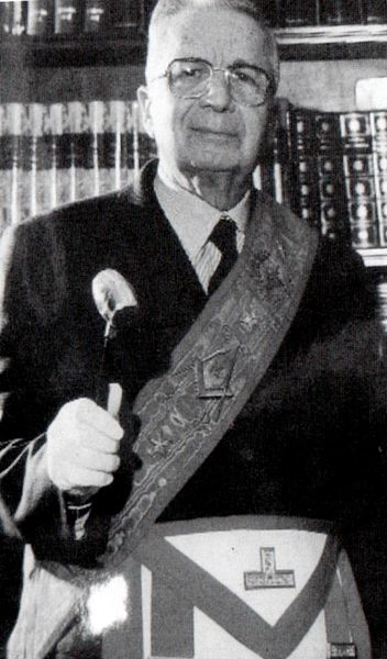 Licio Gelli in paramenti