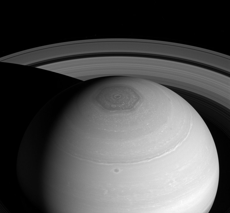800px-PIA18274-Saturn-NorthPolarHexagon-Cassini-20140402