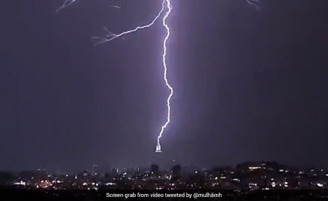mecca clock tower lightning strike