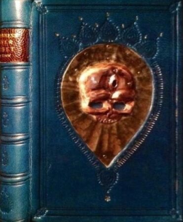 Abyss 2,Buddhism 2,Cannibalism,Catholic 2,Clairvoyance,Daemons 2,Easter 2,Easter Island,Exorcism,Fallen,Fratres,Hinduism 2,Lhasa,Mayas,Mysticism 1,Nazism 2,Occultism 2,Psychism 2,Secret societies,Shakespeare 2,Subterranean 2,The Abode,The Devil 3,Tibet