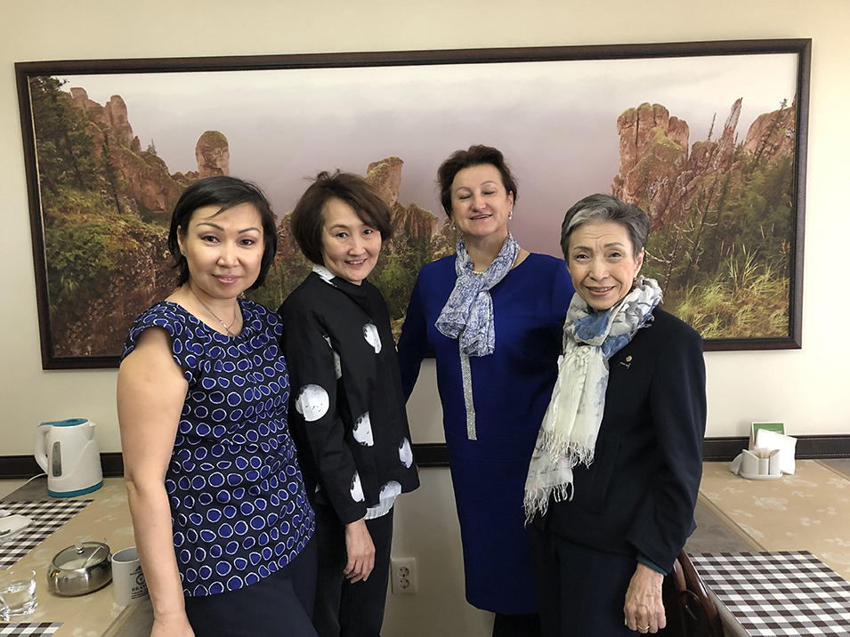 Katya, Irina, Alvina, Kapalina. Rotary hosts in Yakutsk.