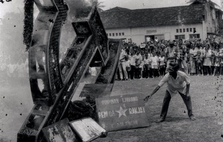 Obama’s Family Role in Indonesian Genocide Protected by Muslim Radicals