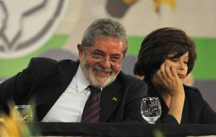 Lula tells world he’s back in the game from jail