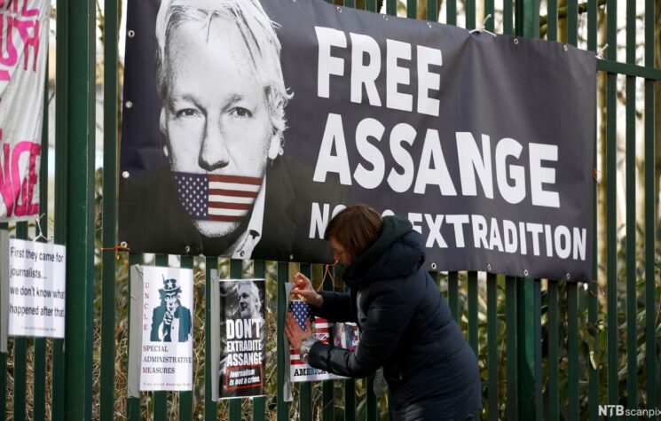 New Files Expose Australian Govt’s Betrayal of Julian Assange and Detail His Prison Torment